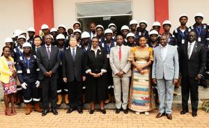 中非故事｜另类“走出去”：中国研究生乌干达培训油气技术工