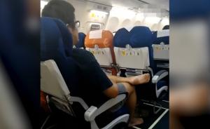 拍“机舱抖脚者”乘客：望其遵守道德