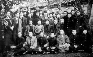 吃不慣生魚(yú)片、住不慣榻榻米：晚清留日學(xué)生的日常生活焦慮