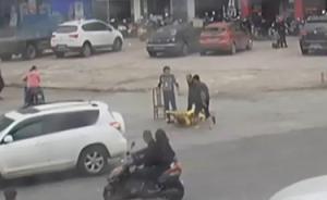 南寧一餐館老板嫌外賣小哥送餐慢，伙同店員將其打傷被判刑