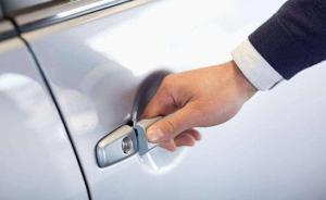 网约车载客直播被严查：斗鱼称须经乘客同意，快手禁开车直播