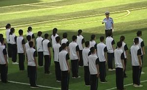 交警變身教官，中學(xué)軍訓(xùn)變“警訓(xùn)”