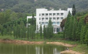 在潮汕一所大學(xué)里野蠻生長了15年，我是無腳的鳥