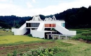 大地与山林间的巡游——我与日本爷爷奇特的“越后妻有”之旅