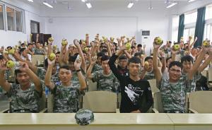 有意思！安慶師大一輔導(dǎo)員送鴨蛋和梨給學(xué)生做“中秋禮”