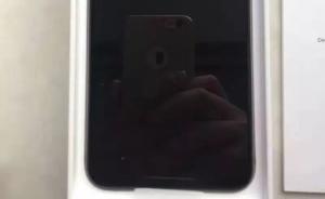 蘋果新機(jī)稱可在水中停留30分鐘，杭州小伙用水沖了沖，壞了