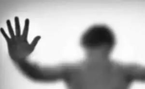 在飲料中摻入迷藥猥褻同寢室兩名男性徒弟，杭州一中年男獲刑