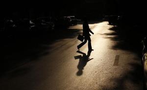 掃黑除惡工作怎能“自己摸排自己”，成都一科長失職被警告