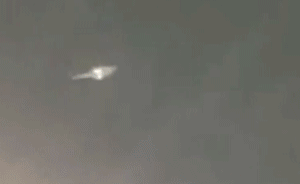 莱斯特城主席坠机视频：爬升后忽然掉落