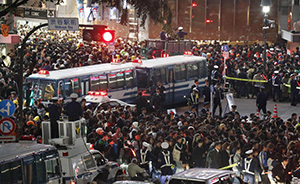 早安·世界｜東京萬(wàn)圣節(jié)陷入混亂，日媒：警惕“暴徒化”傾向