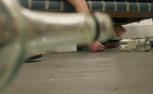 男子喝断片砸车又砸店，一觉醒来发现受伤向警察找真相称被抢