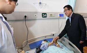 蘭海高速蘭州南到井坪路段雙向恢復通車，林鐸看望事故傷員