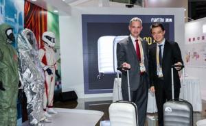 僅重1.68千克：杜邦在進(jìn)博會(huì)上展示防彈衣材料用作登機(jī)箱