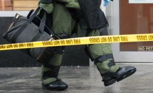 美國(guó)佛羅里達(dá)一機(jī)場(chǎng)現(xiàn)可疑包裹：警方拆彈小組前往處理