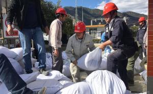 直播錄像丨金沙江堰塞湖潰流淹沒虎跳峽觀景臺，麗江全力搶險