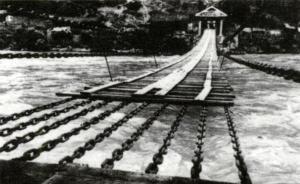 斯諾筆下的“飛奪瀘定橋”：他們是人，是瘋子，還是神靈？