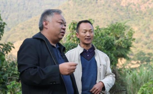 對話80后白發(fā)書記⑤｜頭發(fā)白早已習慣  