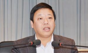 持話筒怒斥下屬“站沒(méi)站相，坐沒(méi)坐相”的縣委書(shū)記，自己栽了