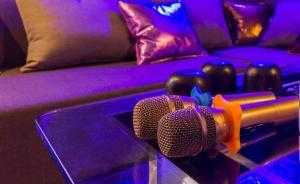 KTV交費(fèi)十年無正版曲庫,下架歌曲背后現(xiàn)音集協(xié)“羅生門”