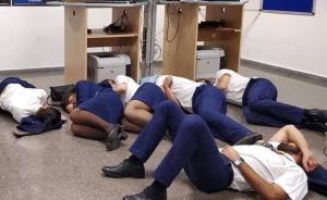 機(jī)組擺拍睡地板照暗諷公司摳門：遭開除