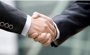 內(nèi)地與香港簽備忘錄，深化證券基金業(yè)跨境監(jiān)管合作和信息交流