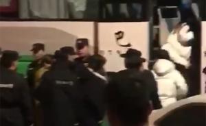 鄭州一高級會所凌晨被端，男男女女約二百人被裝6輛大巴帶走