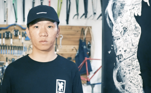 深圳小伙从玩“死飞”到开店办比赛：我离不开单车