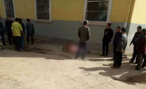 云南一村綜治辦主任遭村民用殺豬刀殺害？警方：正在調(diào)查