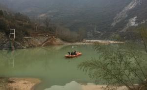 直播錄像丨洪水沖斷吊橋，百余村民半年間靠擺渡出行急需建橋