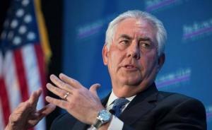 美前国务卿抨击特朗普不守纪律，后者回应“他蠢得像块石头”