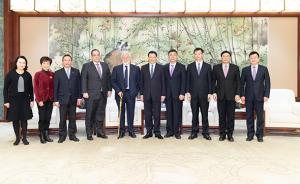 應(yīng)勇會見國際展覽局秘書長洛塞泰斯一行