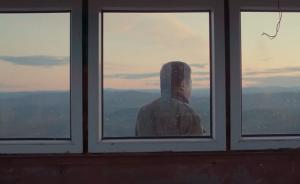 在大興安嶺的瞭望塔上，他獨(dú)自守望24年