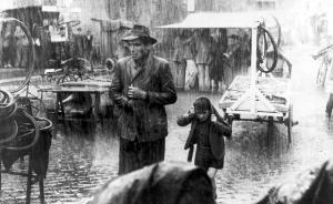 如何面對貧困和消除貧困——貧困視角及其政策轉(zhuǎn)換的社會(huì)歷程