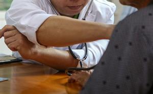 以健康扶貧為“開山之斧”：陜西鎮(zhèn)巴縣探索破解因病致貧困局