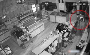 窃贼刚释放又盗同一家店：还开着我不服