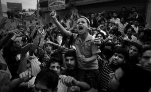 任其然評《極樂之邦》︱把我們時代的荒誕活成童話