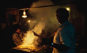 全球城市觀察︱班加羅爾和加州，科技公司正在“驅(qū)逐”路邊攤