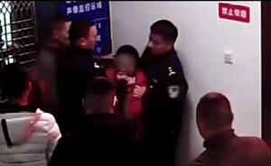 鬧砸酒店咬傷民警，姑嫂二人雙雙被拘