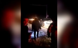 亲子观鸟团困大风雪，交警征私家车救援