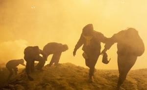 趁新年翻越邊境，中美洲移民遇催淚瓦斯