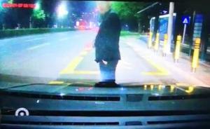 深圳一滴滴司機(jī)稱遭醉酒乘客辱罵推搡受傷，警方介入調(diào)查