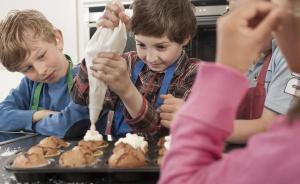 爱做蛋糕的美国男孩们