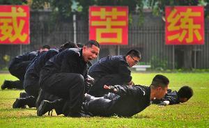 人民日?qǐng)?bào)評(píng)論員：打造一支高素質(zhì)政法隊(duì)伍