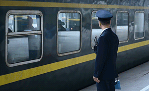 Z112列車的澎湃印記：駛往鄉(xiāng)愁何處