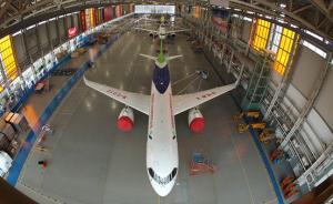 申城年味｜國產(chǎn)大飛機生產(chǎn)線上迎新春，C919三機首次同框