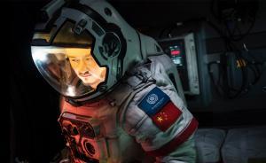 21万条评论给出答案：《流浪地球》是“太空战狼”吗？