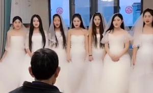 母親突然去世，姐妹弟媳和父親補拍婚紗照完成遺愿