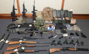 美军官被指策划恐袭将受审：仿效挪威杀人狂，目标包括佩洛西