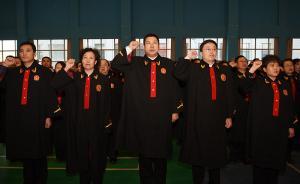 央視快評：為改革發(fā)展穩(wěn)定營造良好法治環(huán)境