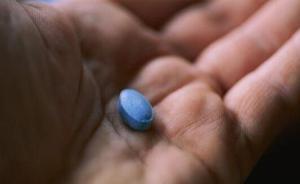 涉制造或銷售非法添加“偉哥”的保健食品，三被告人受審